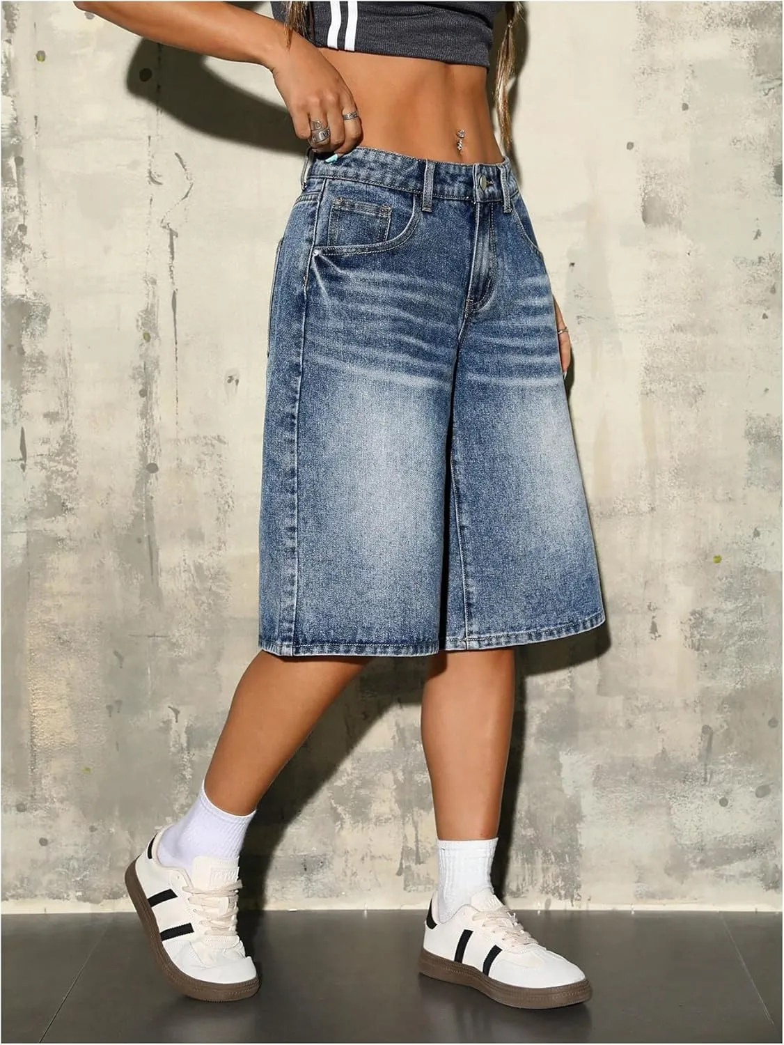 WDIRARA Women's Low Rise Baggy Denim Shorts Wide Leg Bermuda Jean Shorts